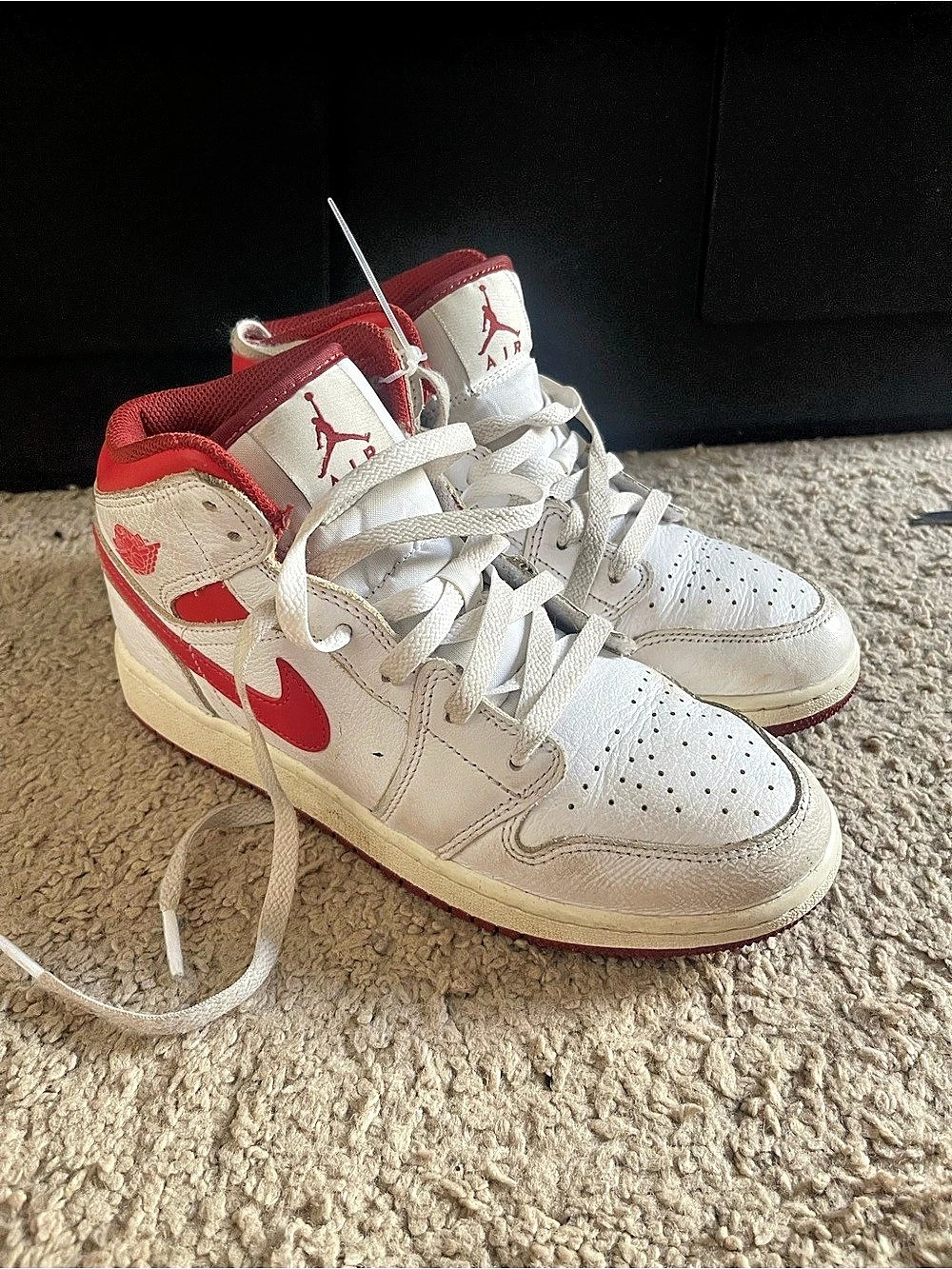 Nike Air Jordan 1 Mid SE GS White Dune Red Sneakers – Size 6Y/Womens 7.5